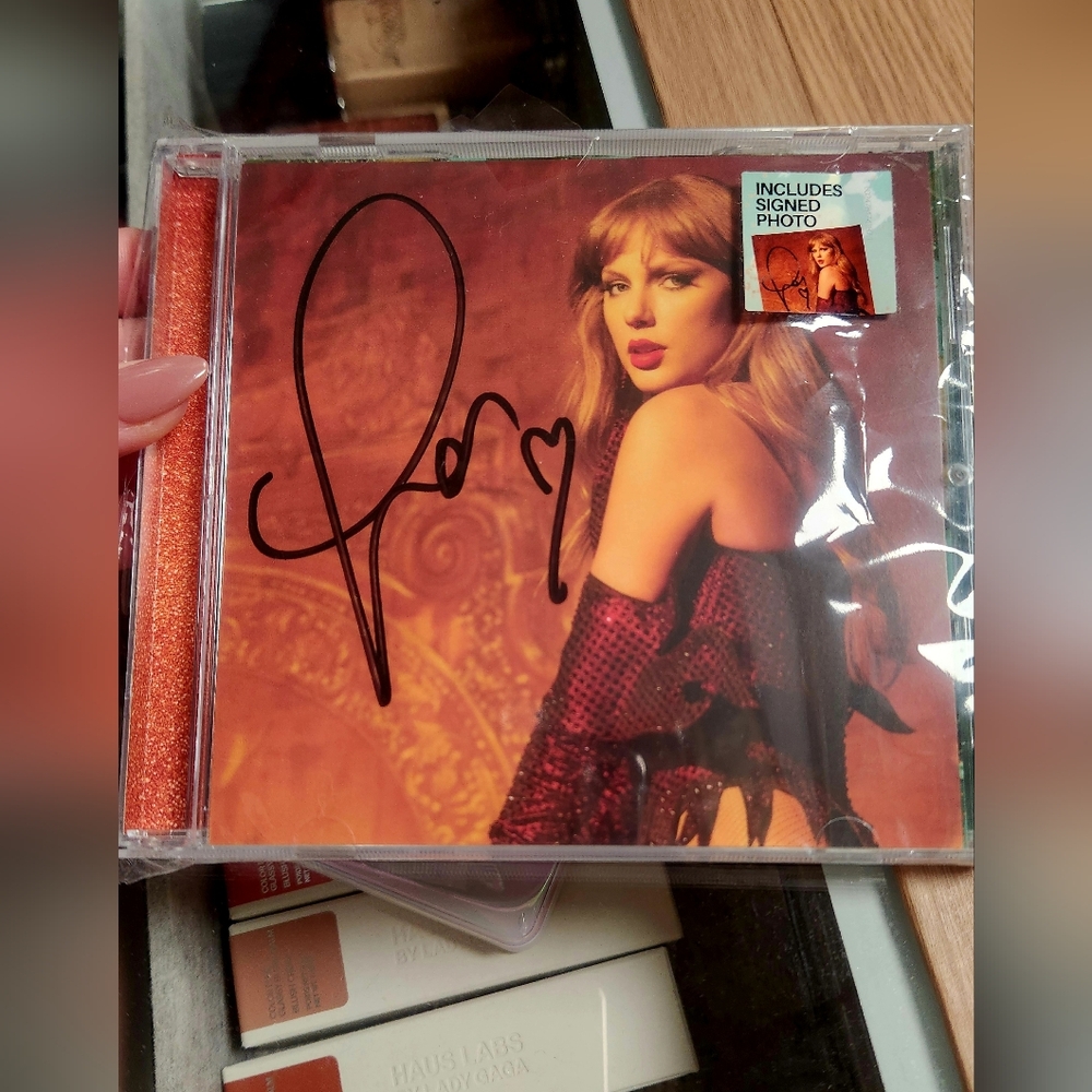 Taylor Swift The Life of a Showgirl RARE Signed CD Photo #3 Long Heart